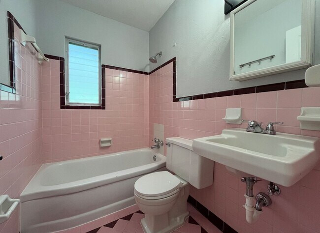 Building Photo - 50A W Boyer St