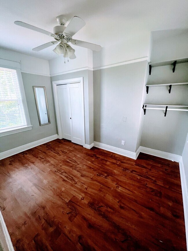 Building Photo - 4 Bedroom House in Lynchburg