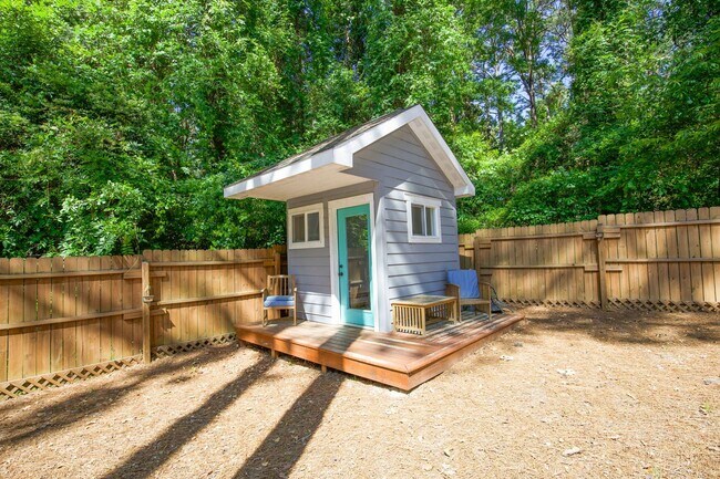 Building Photo - Charming Southern Pines Home on a Spacious...