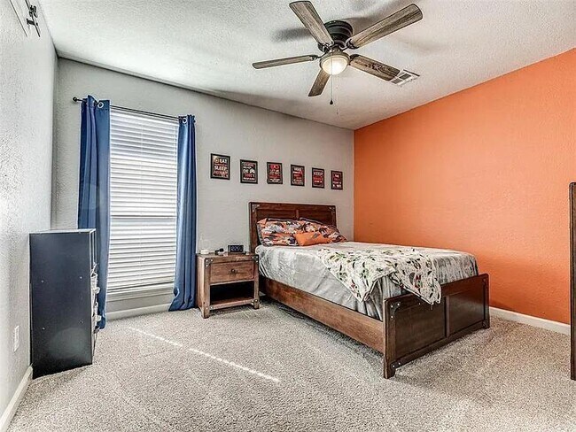 Building Photo - 2912 Canyon Oaks Ct