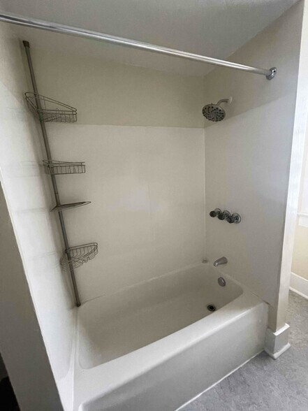 Building Photo - 190 W Miller Ave