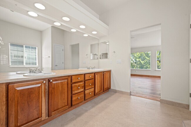 Building Photo - 20981 E Hampden Pl
