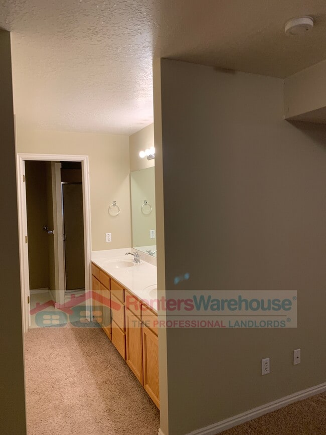 Building Photo - 2421 N 400 E