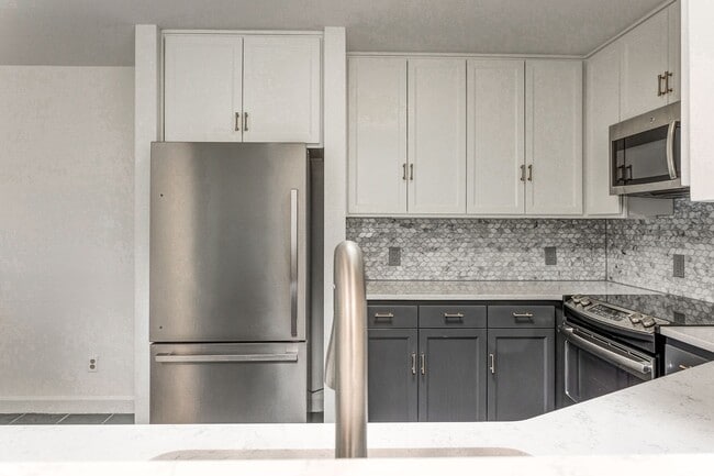 Building Photo - TCU / Medical District Townhome