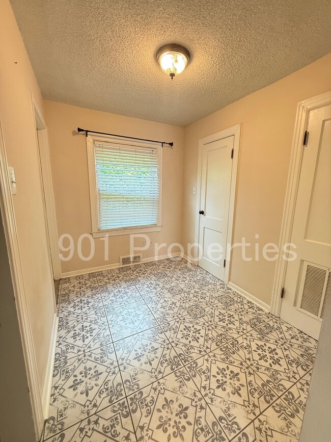 Building Photo - 59 N Ashlawn Rd