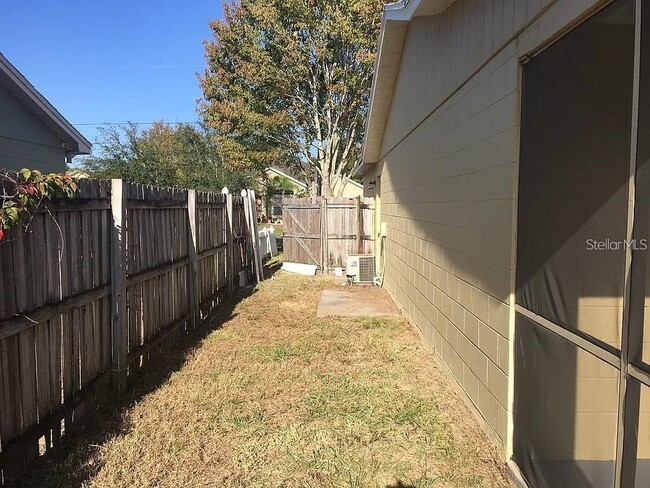 Building Photo - 330 Colonade Ct