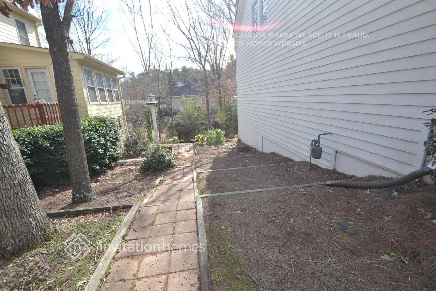 Building Photo - 2205 Thicket Ct