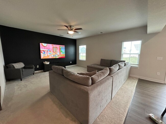 Building Photo - Beautiful Home in Moyock Subdivision - Min...