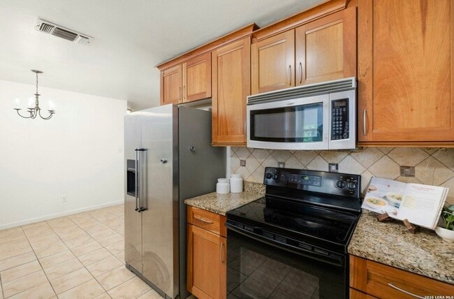 Building Photo - 356 Bobolink Dr