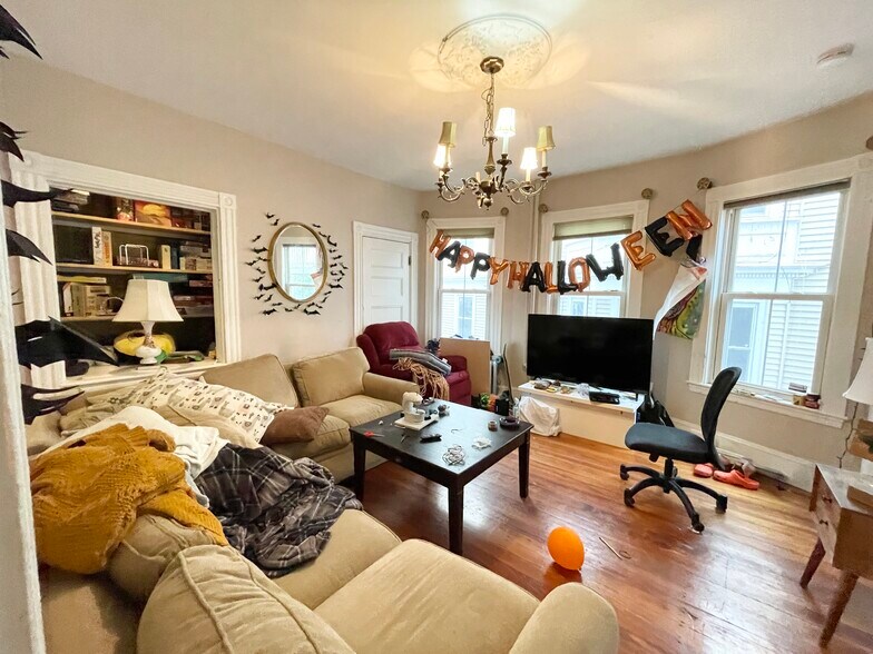 Building Photo - 12 Oswald St