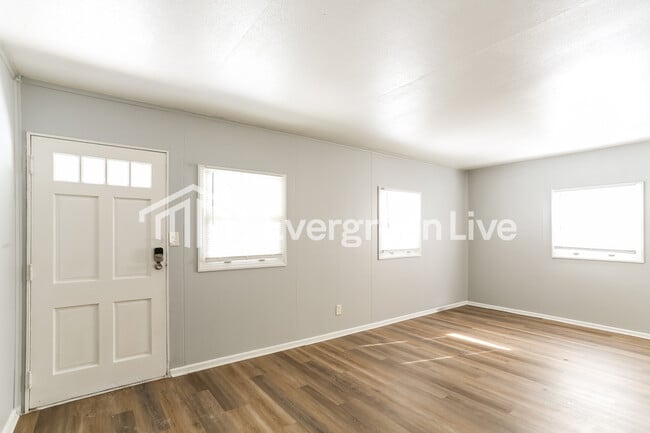 Building Photo - 885 S Ashburton Rd