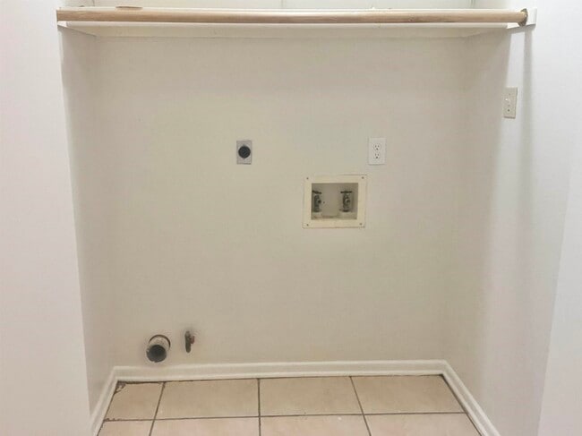 Building Photo - 1515 Quail Creek Rd