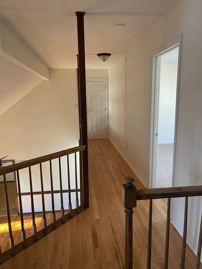 Building Photo - LAKE SHORES