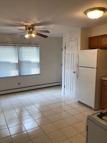 Building Photo - 10805 S Pulaski Rd