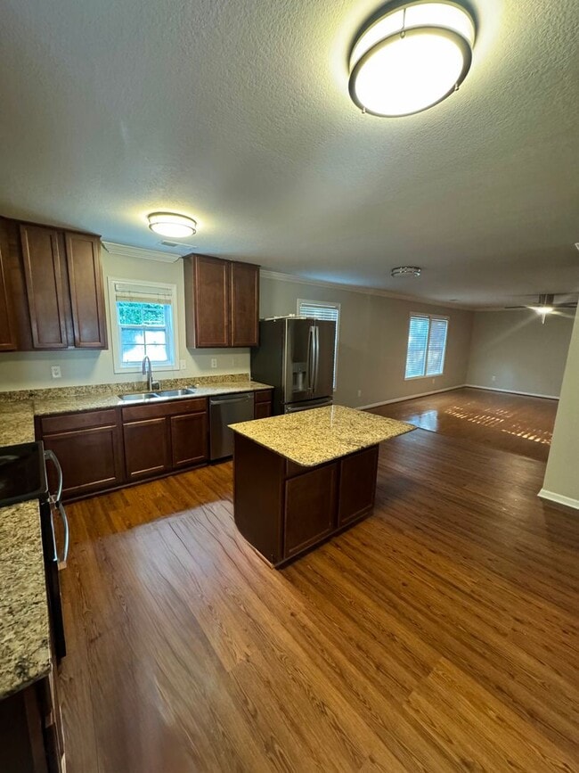 Building Photo - Blythewood home near Ft Jackson & Scout Motors