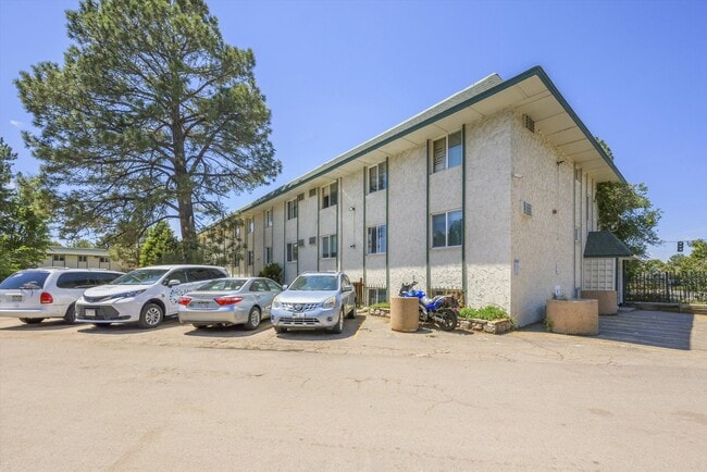 Building Photo - Renovated 1BR Condo | Community Clubhouse, Pool, Gym & Courts