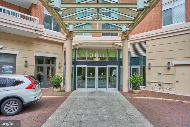 Building Photo - 3101 N Hampton Dr