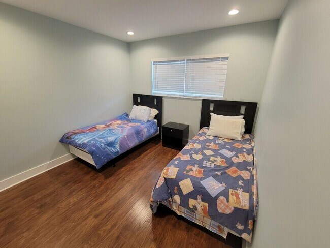 Building Photo - 875 NW 13th St