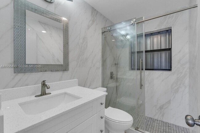 Building Photo - 1101 NE 24th Ct