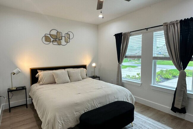 Building Photo - 929 Marjorie St