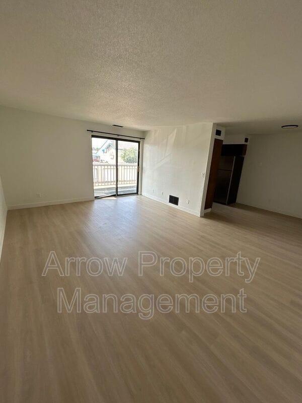 Building Photo - 201 E Arbor Ave