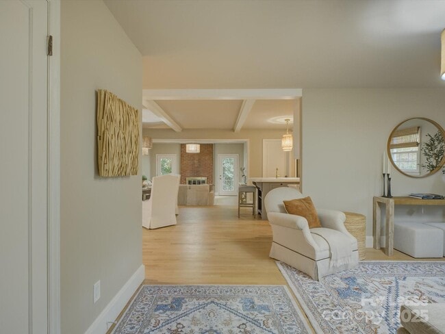 Building Photo - 2016 Wedgedale Dr