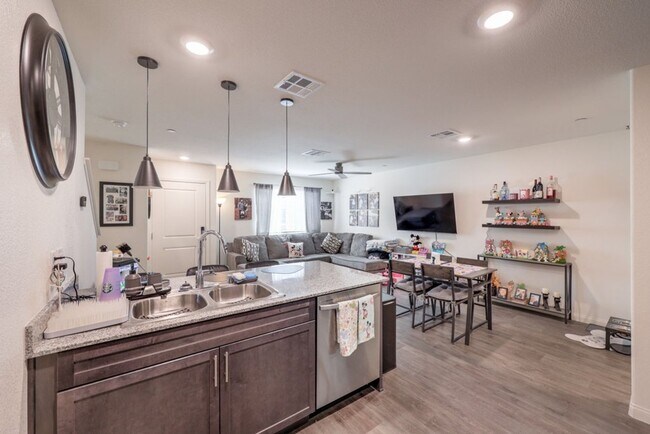 Building Photo - 6816 Citron Mist Ct