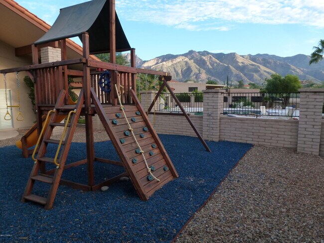 Building Photo - 5602 N Camino Del Sol