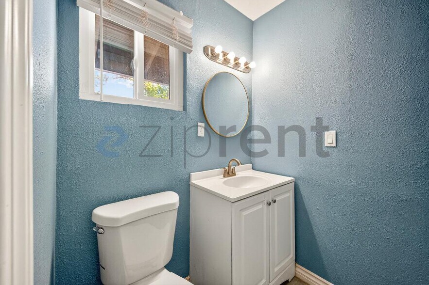 Building Photo - 45463 Foxton Ave