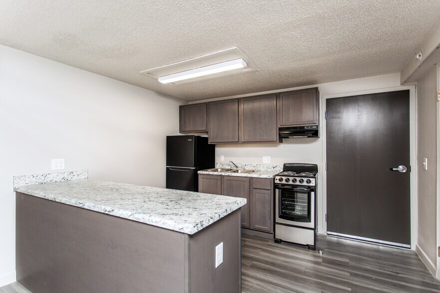 The Flats on Kimberly 2469 Kimberly Pky Columbus OH 43232 Apartment