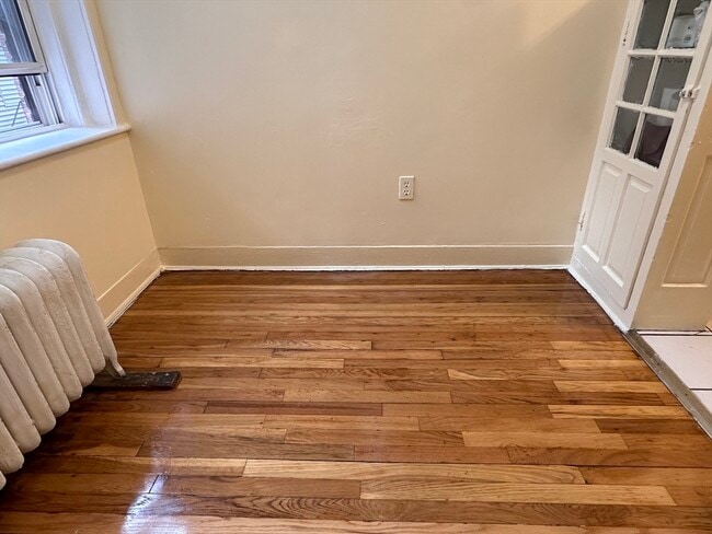 Building Photo - 40 Chester St