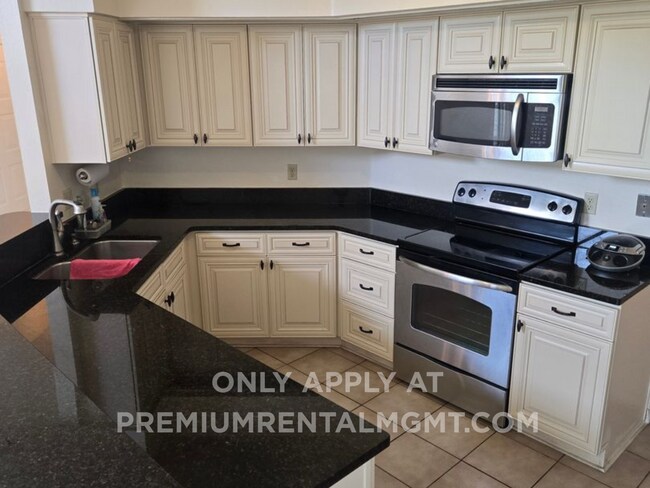Building Photo - Beautiful 4 Bed / 2 Bath Single-Family Home with Fenced Yard & Screened Patio