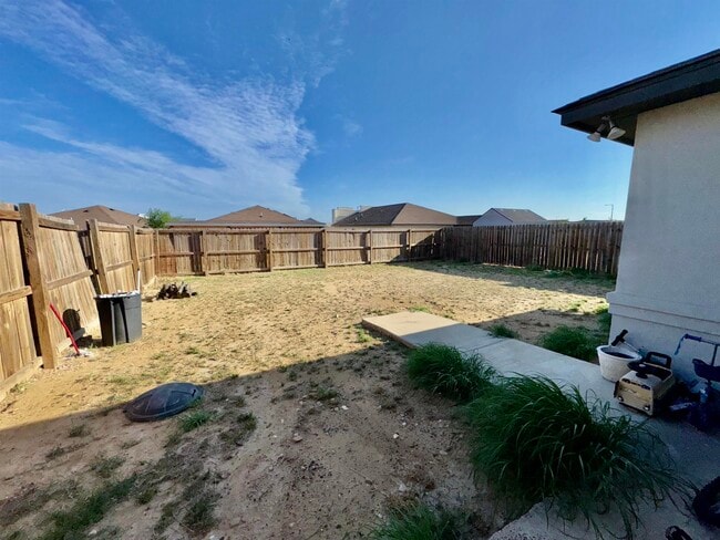 Building Photo - 3011 Bluebell Ct