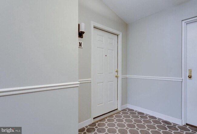 Building Photo - 7501 Ashby Ln
