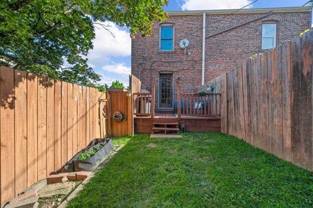 Building Photo - 3226 Geyer Ave