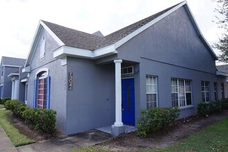 Building Photo - Designer 3/2 with 2 Car Garage in Desirabl...