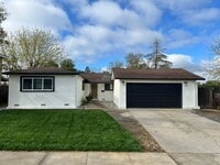 Building Photo - Beautiful Updated 4 Bedroom with Large Yard!