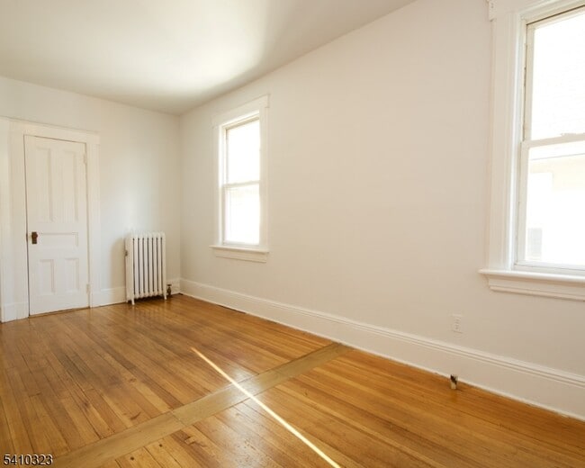 Building Photo - 13 Oxford St