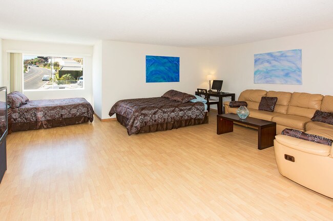 Bedroom 6 - 18109 Coastline Dr