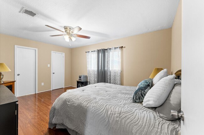 Building Photo - 5314 Nottingham Dr