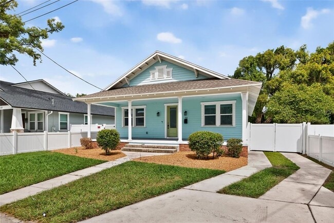 Building Photo - 506 E Robles St