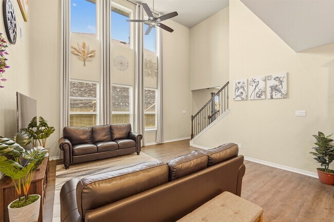 Building Photo - 812 Coronado Ter Ln