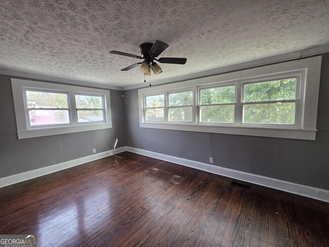 Building Photo - 1492 Virginia Ave