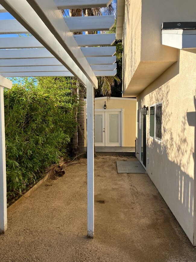 Building Photo - 2+1.5 2 story Back House New Construction - Midtown Home in Ventura, CA