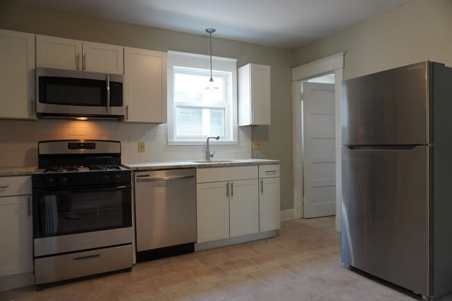 Building Photo - 58 Summit Ave