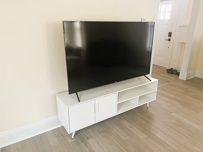 Building Photo - Peksola Lowell