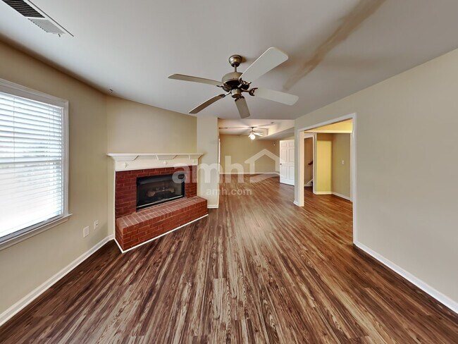 Building Photo - 1905 Ascot Terrace NW