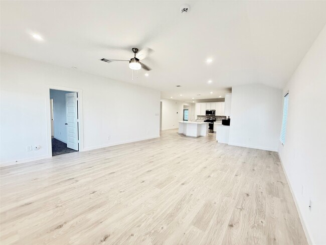 Building Photo - 31611 Farlam Farms Trl