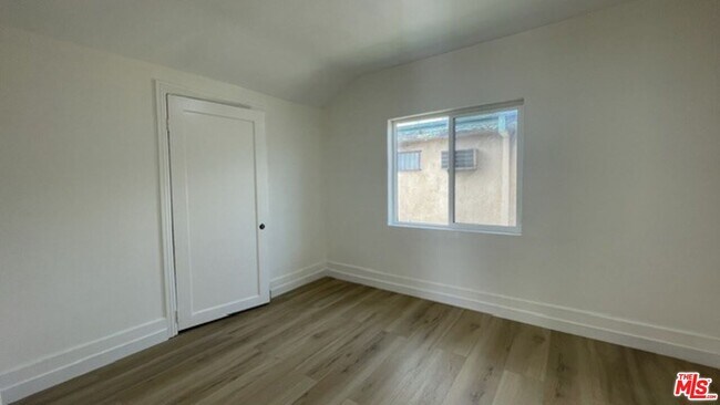 Building Photo - 4815 Normandie Ave