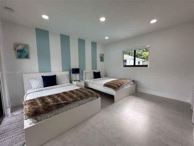 Building Photo - 9426 Caribbean Blvd